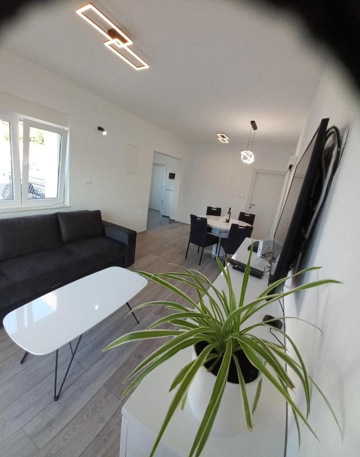 Apartment Sunset โตรกีร์ ภายนอก รูปภาพ