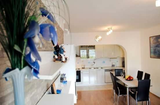 Apartment Sunset โตรกีร์ ภายนอก รูปภาพ