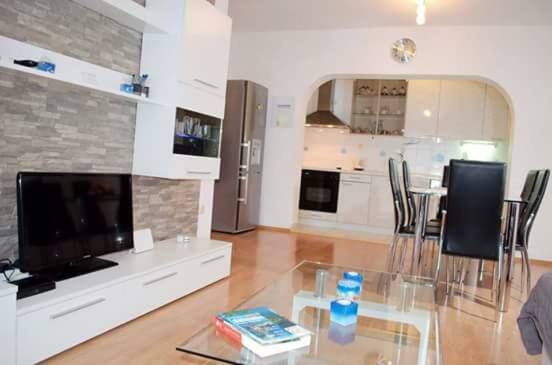 Apartment Sunset โตรกีร์ ภายนอก รูปภาพ